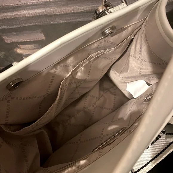 Steve Madden Convertible Patent Tote Bag Purse in Chalk - Picture 8 of 10